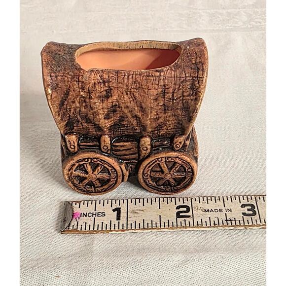 Vintage Ceramic Wagon Shaped Toothpick Holder 2 1/4" x 2 1/4" - Picture 5 of 6